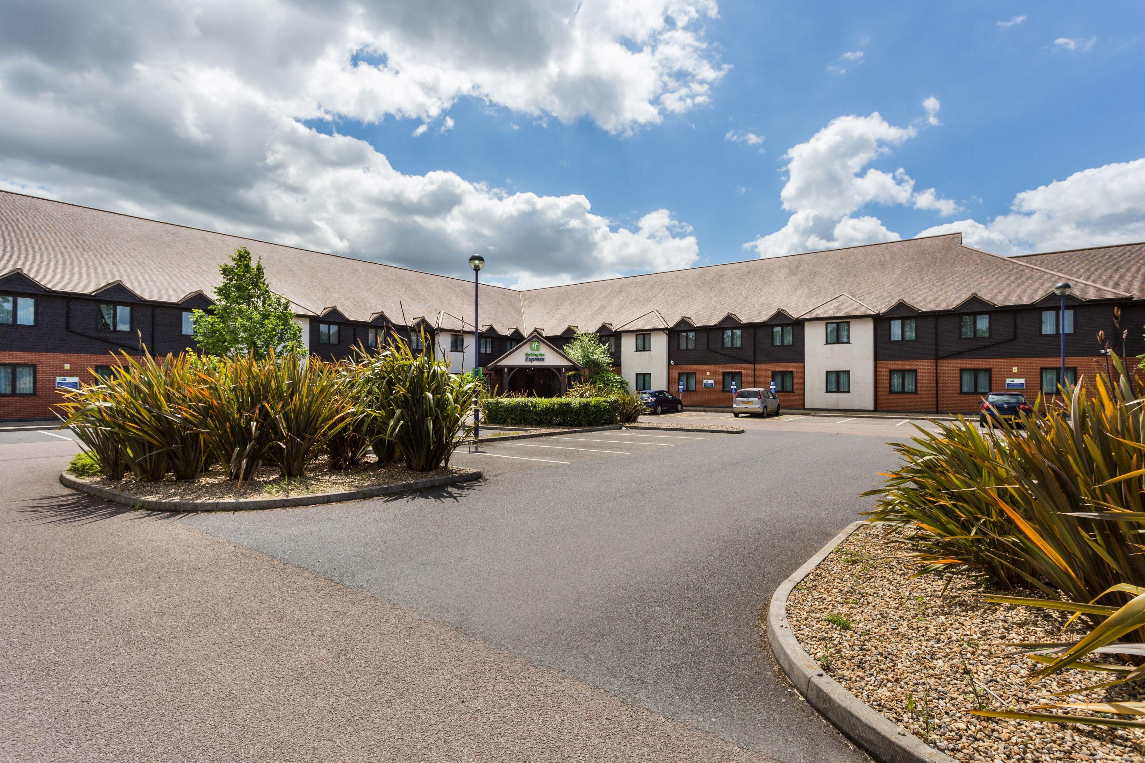 Holiday Inn Express Colchester Exterior foto