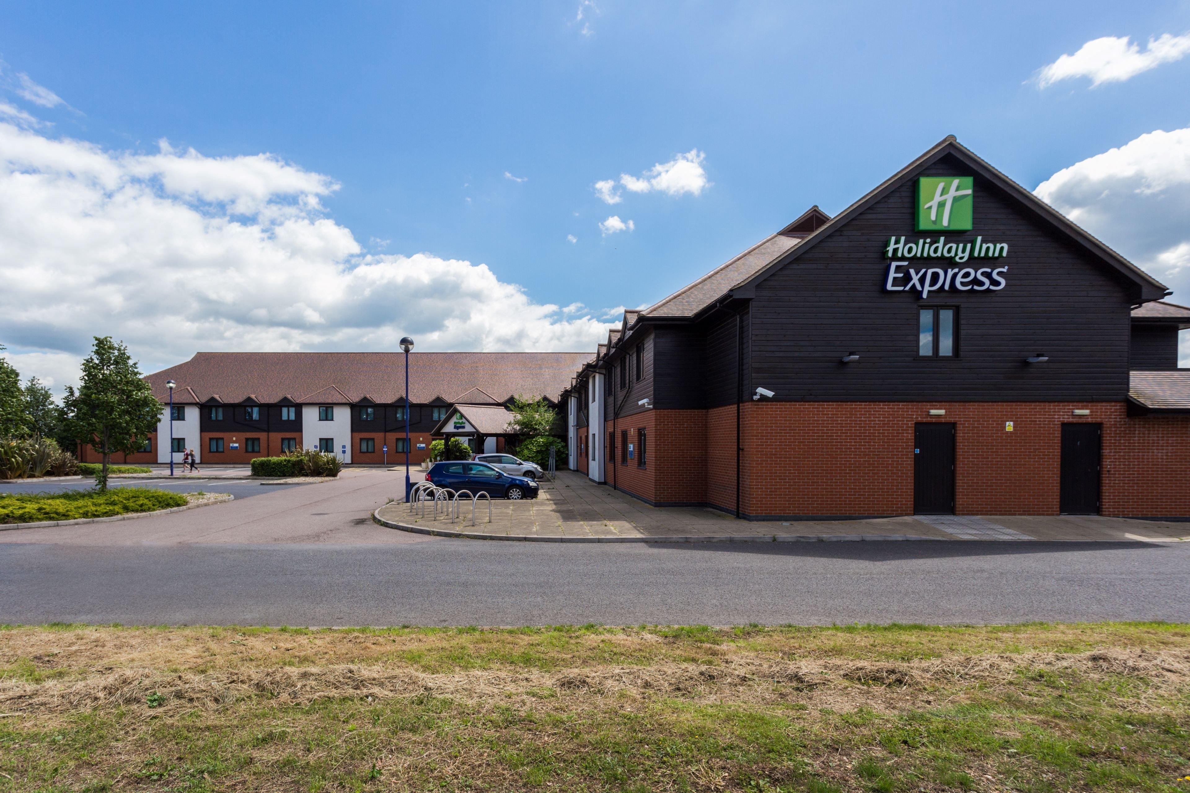 Holiday Inn Express Colchester Exterior foto